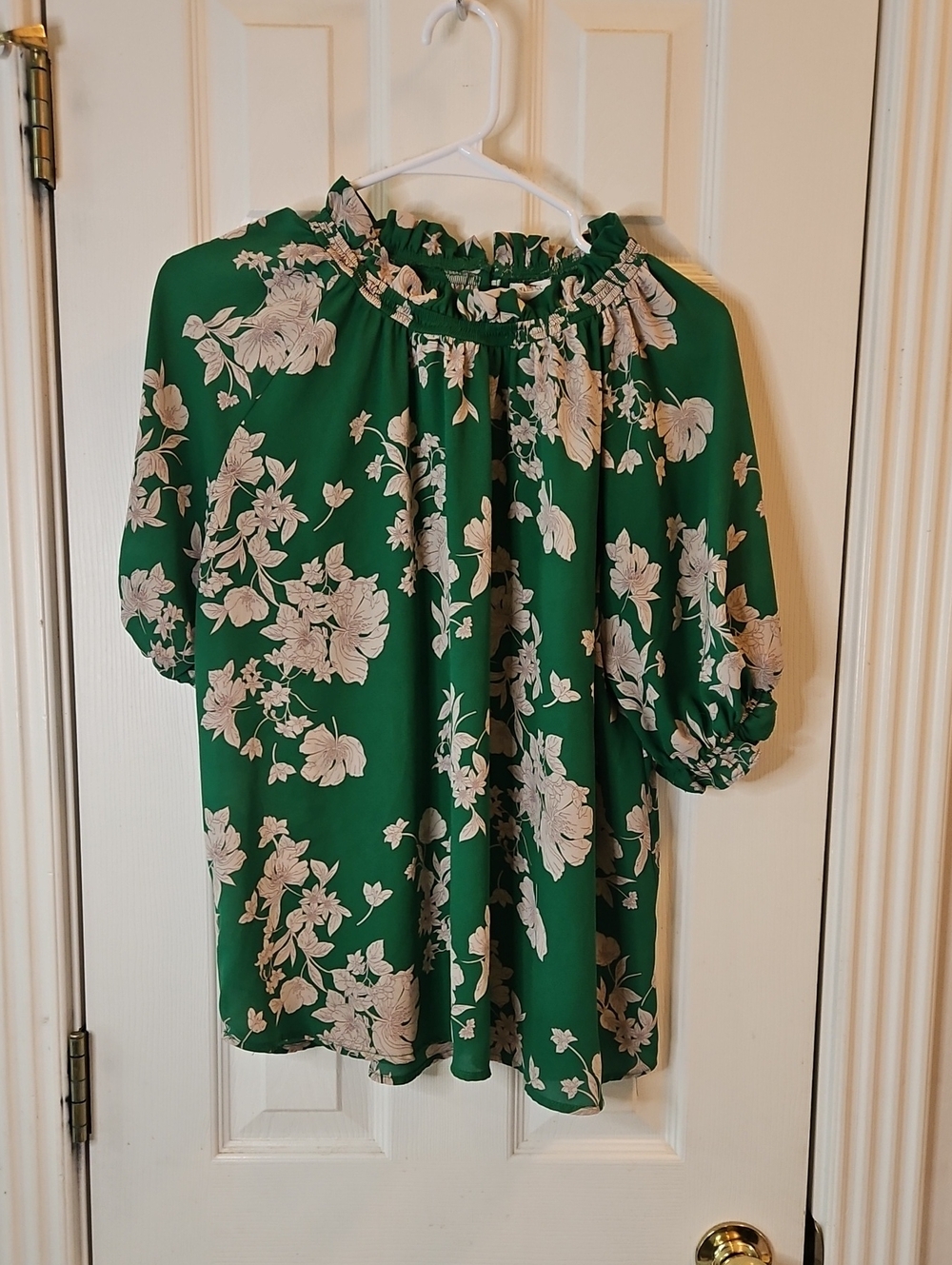 Sienna Sky Green Floral Ruffled Neckline Blouse, Sz Lg, EC, P2P 25"